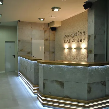 Admiral Plaza Private