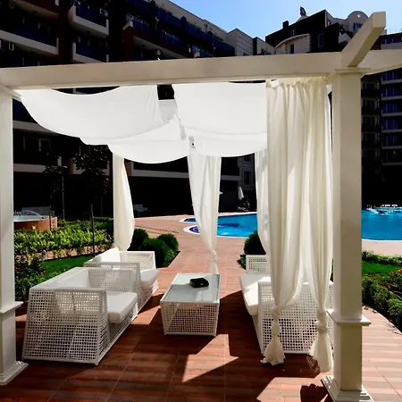 Admiral Plaza Private *
