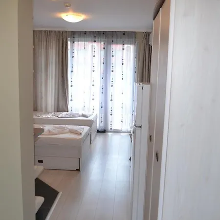 Admiral Plaza Private Slăntjev Brjag